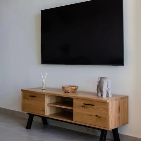 Toucan's Nest: Landing In Paradise Apartment La Matanza De Acentejo