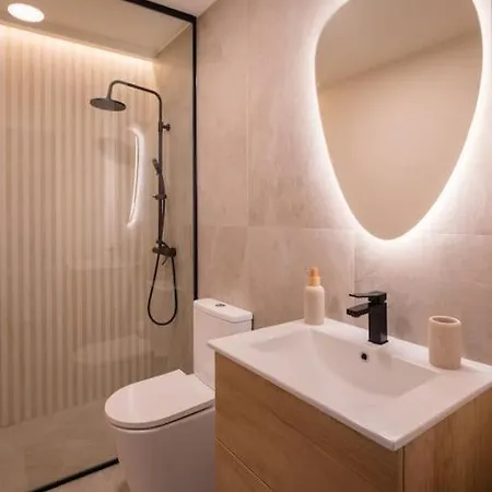 Toucan's Nest: Landing In Paradise *