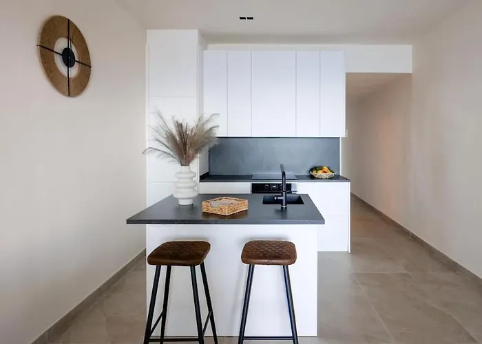 Toucan's Nest: Landing In Paradise Apartment *